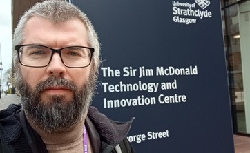 Świadomość, czas i technologia