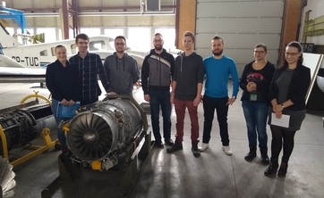 Zajęcia w hali silników